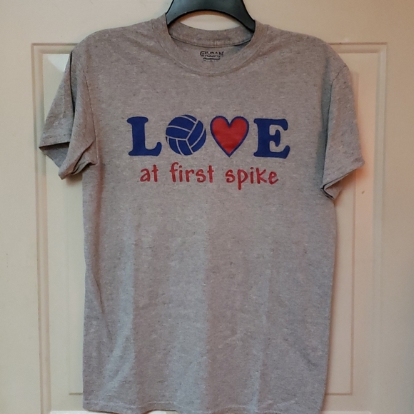 Gildan Tops - Like new!Volleyball shirt, adult small
